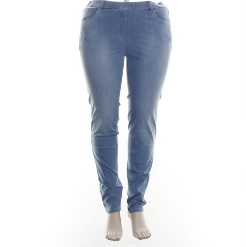 Stark lichtblauwe slim fit jeans Model Janna